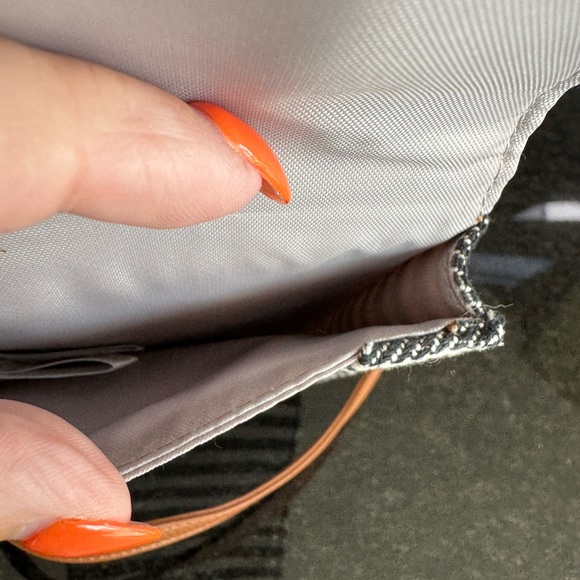 ThirtyOne Dark Gray/Black Striped Crossbody Bag - Picture 4 of 8